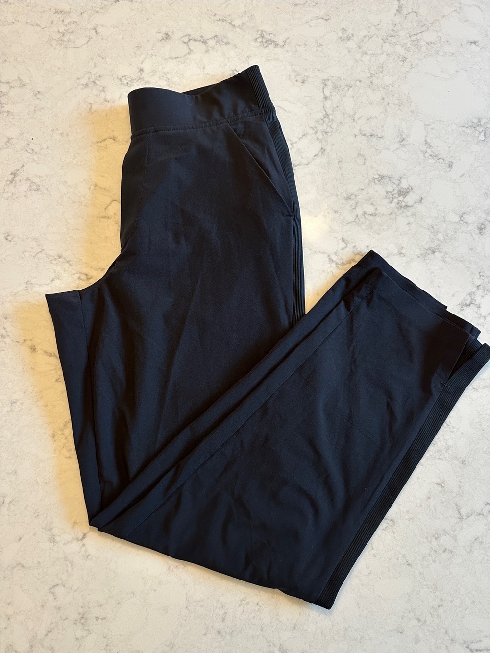 Athleta Women's Cropped Black Athletic Pants